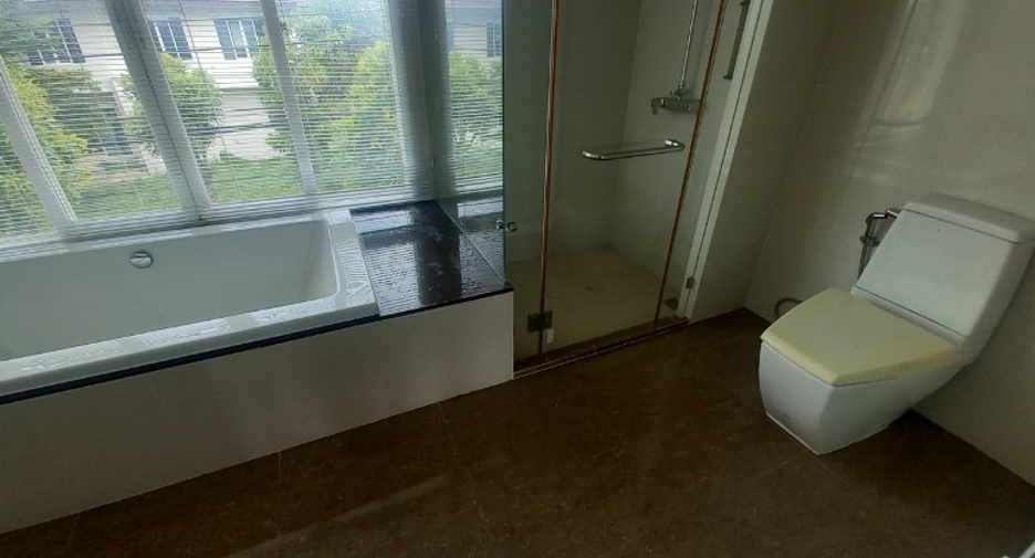 Haus zum Kauf mit 3 Zimmer in Bang Kruai, Nonthaburi