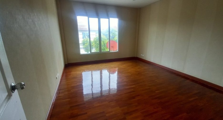 Haus zum Kauf mit 3 Zimmer in Bang Kruai, Nonthaburi