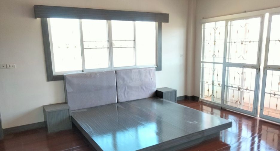 Haus zum Kauf mit 4 Zimmer in Mueang Udon Thani, Udon Thani