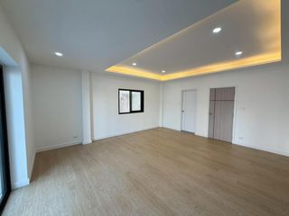 出售 3 卧室 联排别墅 在 Taling Chan, 曼谷