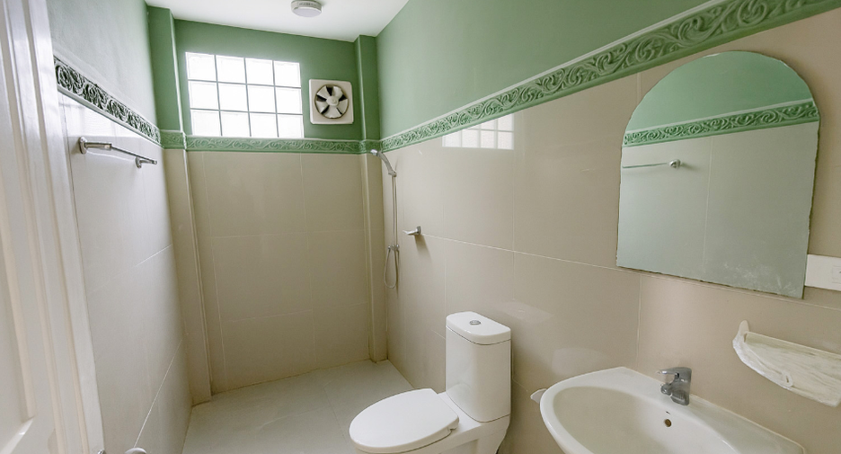 For sale 3 ベッドルーム house in Si Racha, Chonburi