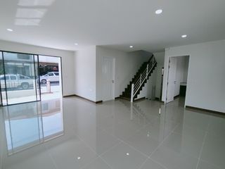 Продажа 3 спальни дом в Mueang Pathum Thani, Патумтани