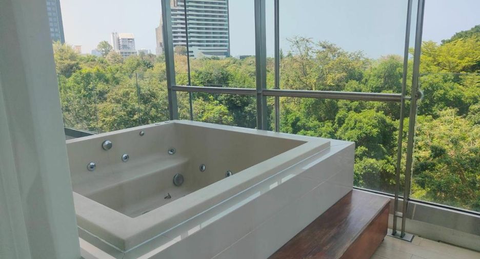 For rent 2 bedrooms condo in Bang Lamung, Chonburi