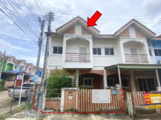 Casa adosada en venta de 3 habitaciones en Pluak Daeng, Rayong
