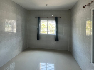 出售 2 卧室 独立屋 在 Phanat Nikhom, Chon Buri