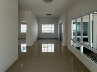 Casa en venta de 2 habitaciones en Phan Thong, Chonburi