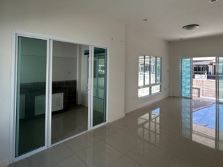 Casa en venta de 2 habitaciones en Phan Thong, Chonburi