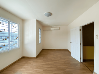 For sale 3 ベッドルーム townhouse in Pluak Daeng, Rayong