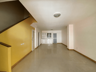 For sale 3 ベッドルーム townhouse in Pluak Daeng, Rayong