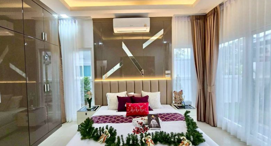 For rent 5 bedrooms villa in Bang Lamung, Chonburi