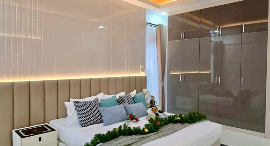 For rent 5 bedrooms villa in Bang Lamung, Chonburi