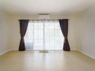 For sale 2 ベッドルーム townhouse in Bang Lamung, Chonburi