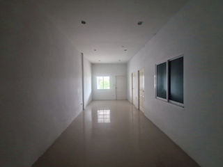 Casa adosada en venta de 2 habitaciones en Pluak Daeng, Rayong