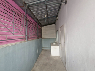 Casa adosada en venta de 2 habitaciones en Pluak Daeng, Rayong