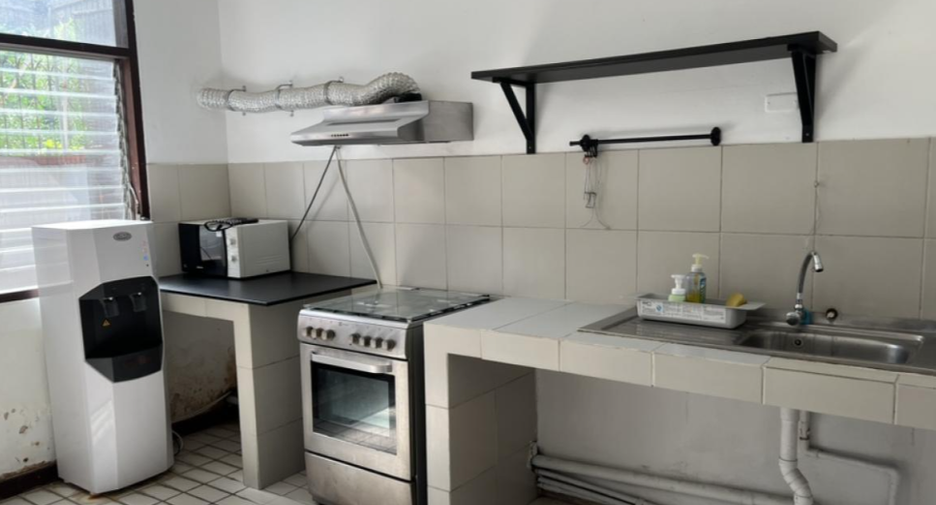 For rent office in Khlong Toei, Bangkok