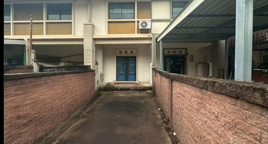 For sale 3 bedrooms townhouse in Mueang Chachoengsao, Chachoengsao