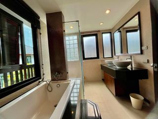 For Rent 4 Bedroom Villa In Bang Lamung, Chonburi