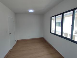 For sale 3 bedrooms townhouse in Prawet, Bangkok