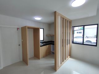 For sale 3 bedrooms townhouse in Prawet, Bangkok