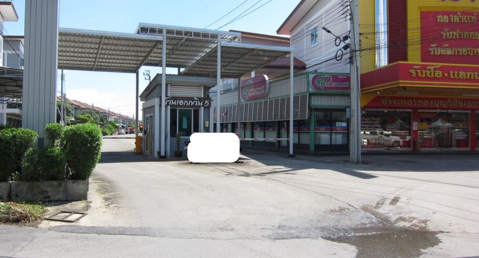 Local comercial en venta de 2 habitaciones en Nong Chok, Bangkok