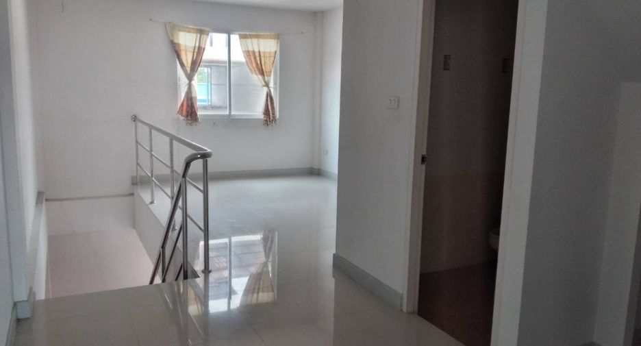 Local comercial en venta de 2 habitaciones en Nong Chok, Bangkok