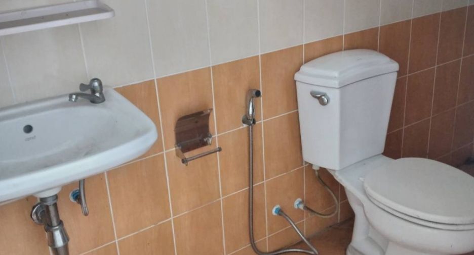 Local comercial en venta de 2 habitaciones en Nong Chok, Bangkok