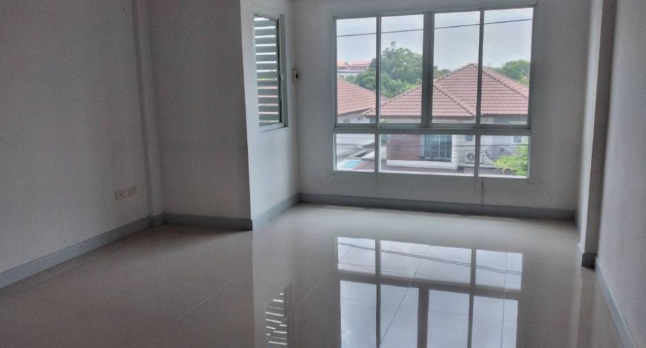 Local comercial en venta de 2 habitaciones en Nong Chok, Bangkok