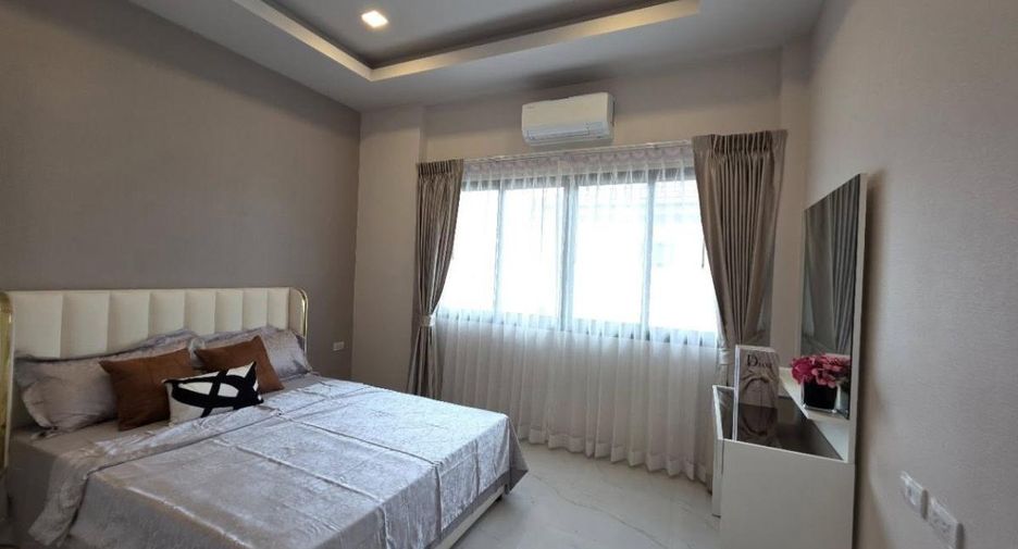 For sale 4 bedrooms house in Bang Lamung, Chonburi