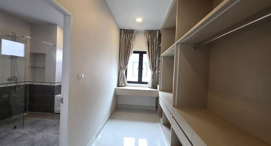 For sale 4 bedrooms house in Bang Lamung, Chonburi