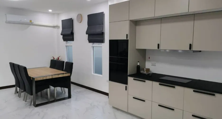 Villa en venta y en alquiler de 2 habitaciones en East Pattaya, Pattaya