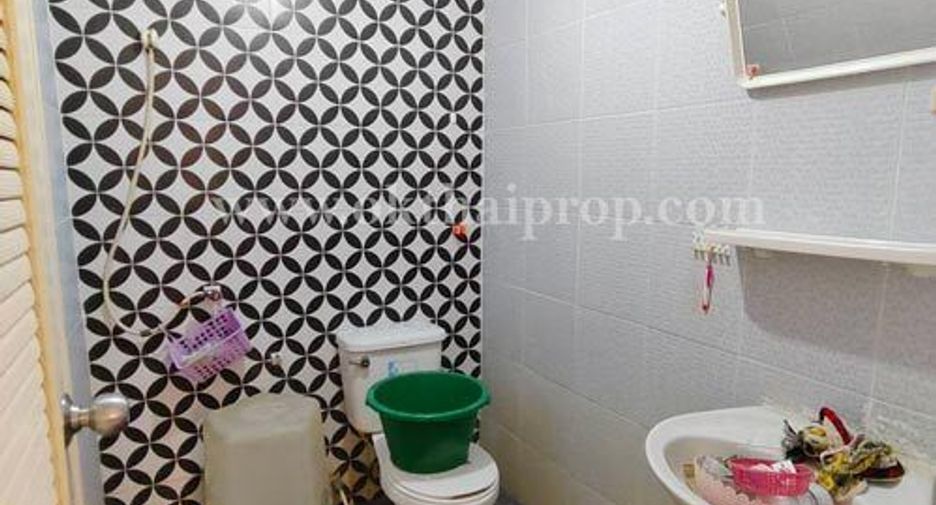 Casa adosada en venta de 3 habitaciones en Khlong Luang, Pathum Thani