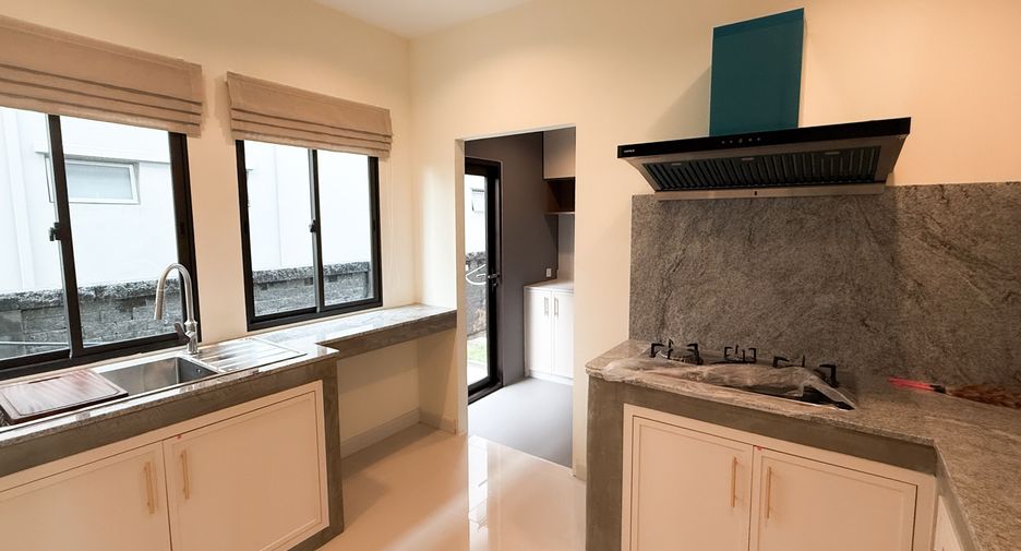 For rent 4 bedrooms house in Prawet, Bangkok