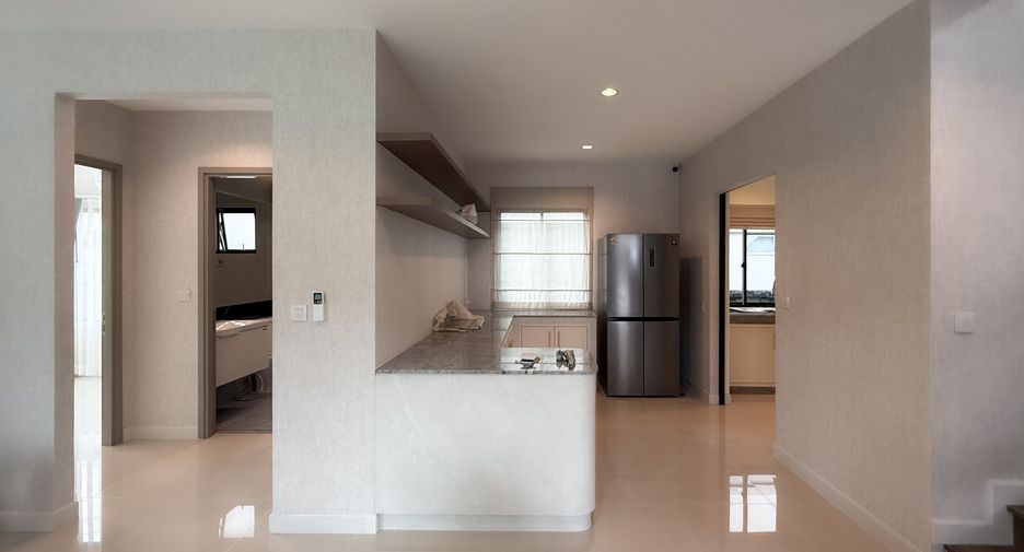 For rent 4 bedrooms house in Prawet, Bangkok