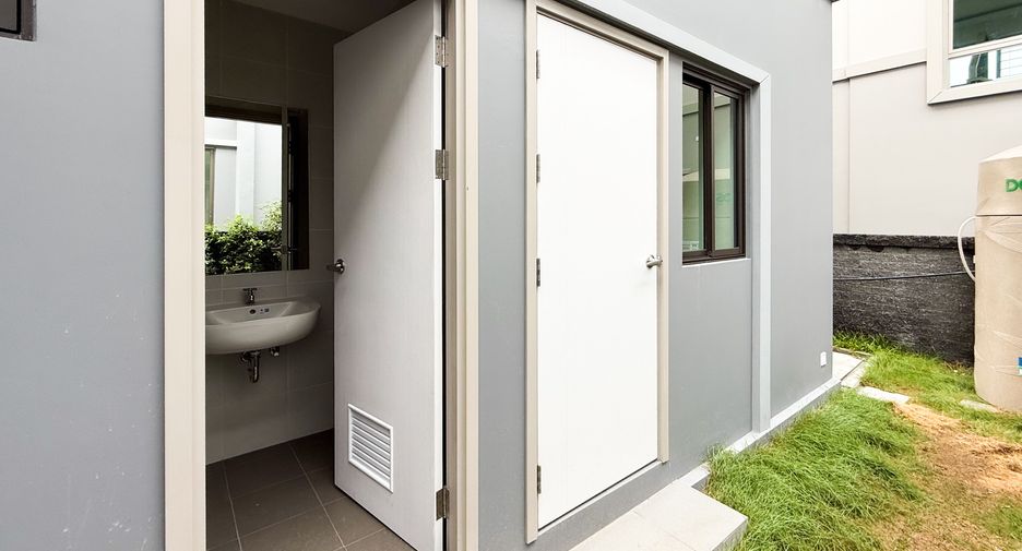 For rent 4 bedrooms house in Prawet, Bangkok