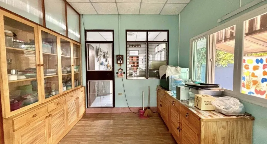 For sale 6 bedrooms house in Ko Kha, Lampang
