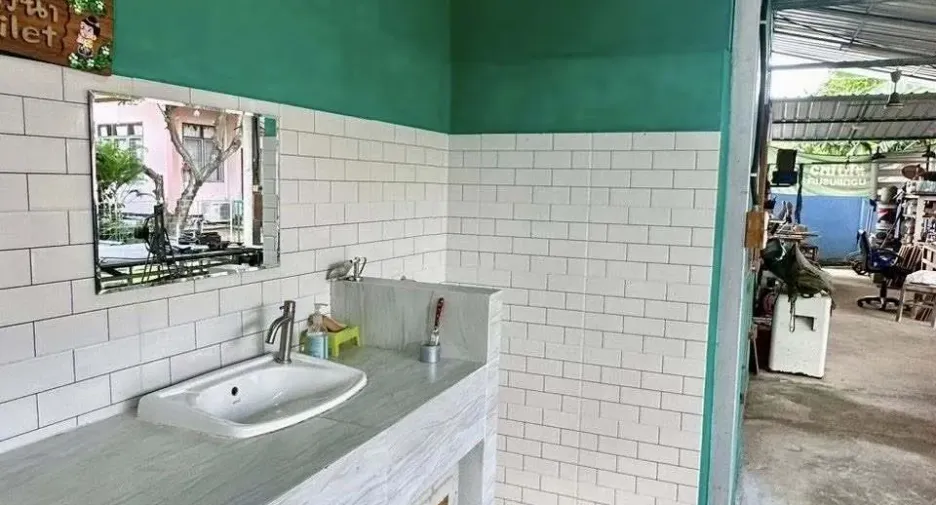 For sale 6 bedrooms house in Ko Kha, Lampang