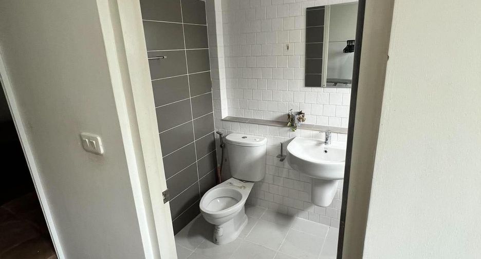 For rent 3 bedrooms house in Mueang Nonthaburi, Nonthaburi