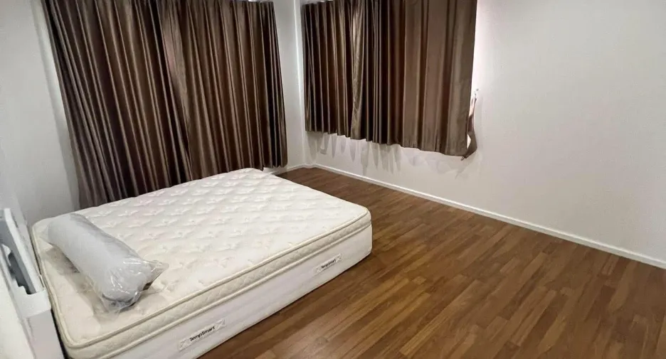 À louer 3 chambres maison à Mueang Nonthaburi, Nonthaburi