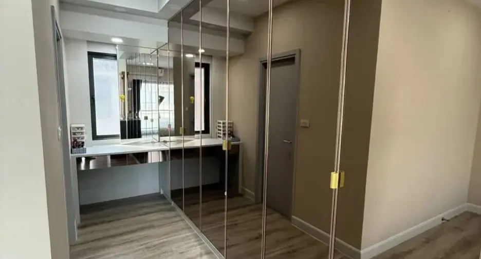 Casa en venta de 5 habitaciones en Bang Kruai, Nonthaburi