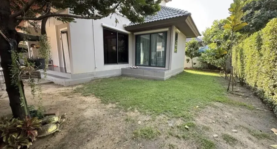 Casa en venta de 5 habitaciones en Bang Kruai, Nonthaburi