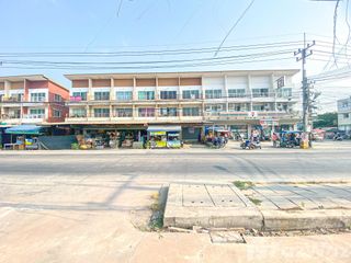 For sale 3 bedrooms retail Space in Mueang Samut Sakhon, Samut Sakhon