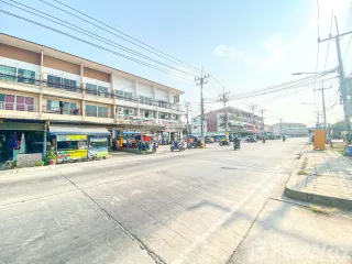 For sale 3 bedrooms retail Space in Mueang Samut Sakhon, Samut Sakhon