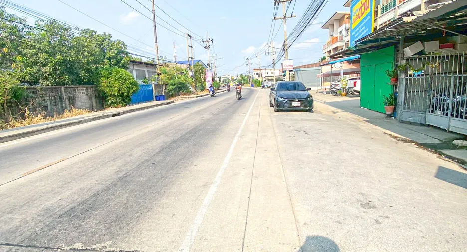 For sale 3 bedrooms retail Space in Mueang Samut Sakhon, Samut Sakhon