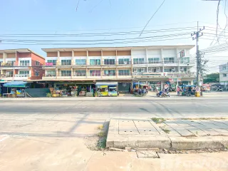 For sale 3 bedrooms retail Space in Mueang Samut Sakhon, Samut Sakhon