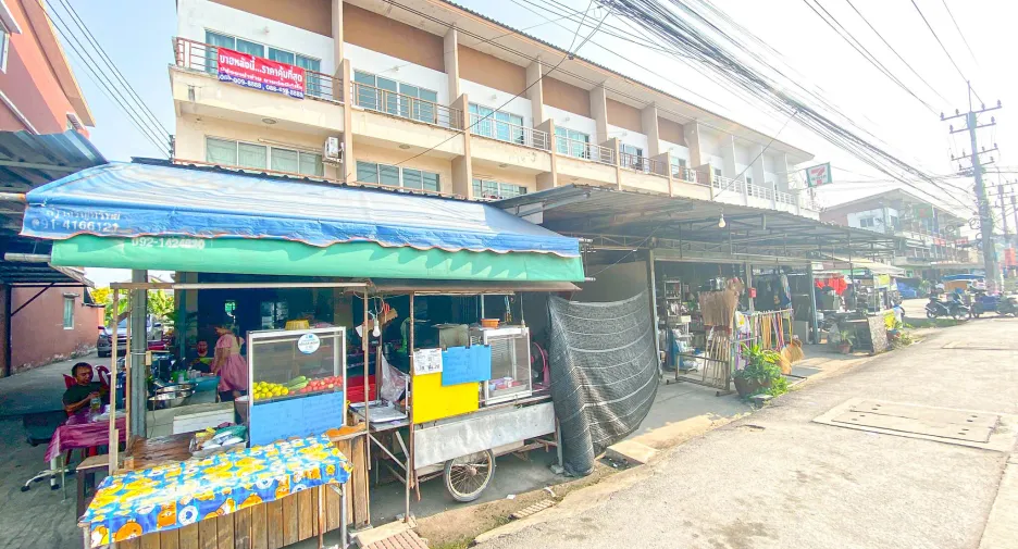 For sale 3 bedrooms retail Space in Mueang Samut Sakhon, Samut Sakhon