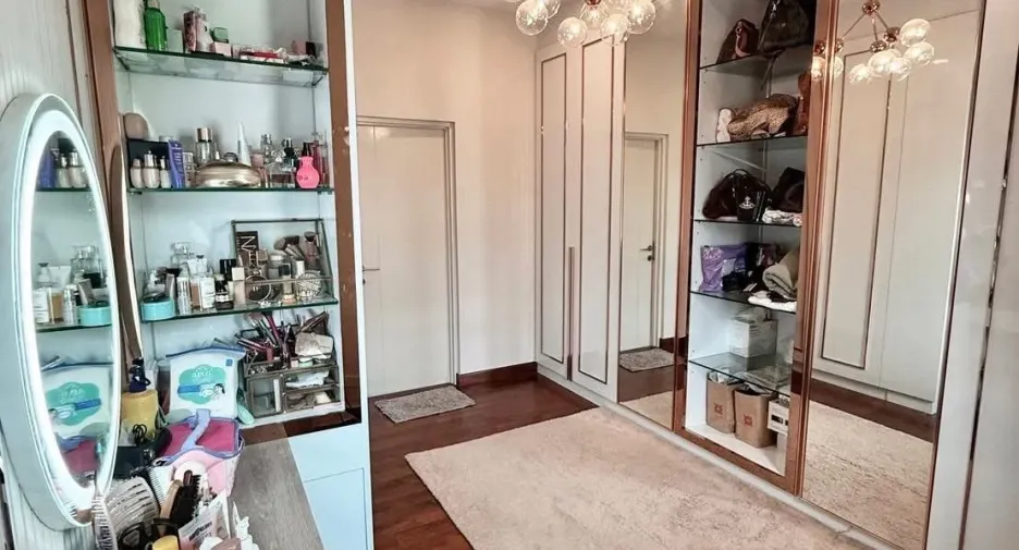 For rent and for sale 4 bedrooms house in Wang Thonglang, Bangkok