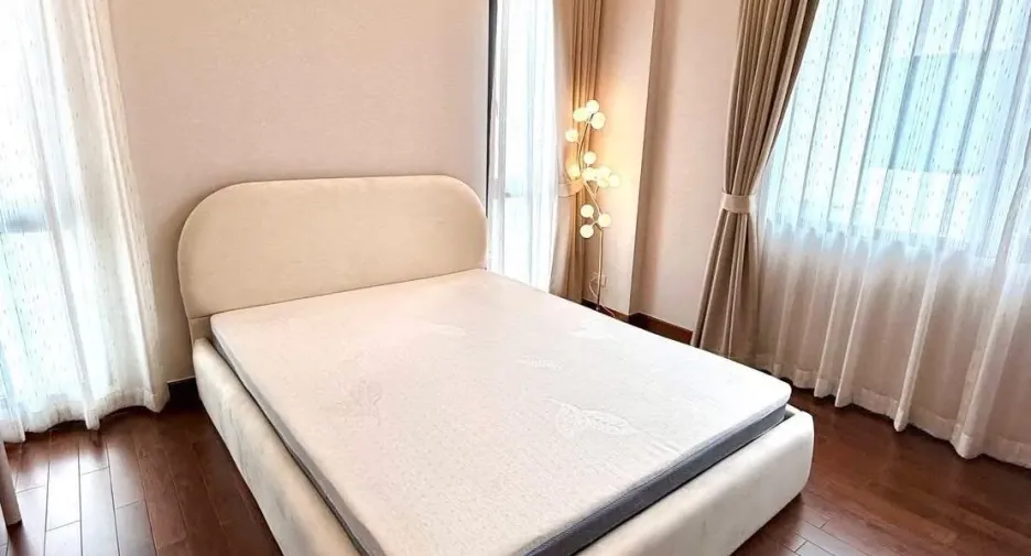 For rent and for sale 4 bedrooms house in Wang Thonglang, Bangkok
