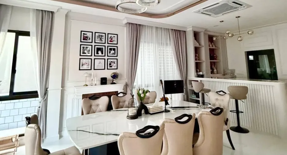 For rent and for sale 4 bedrooms house in Wang Thonglang, Bangkok