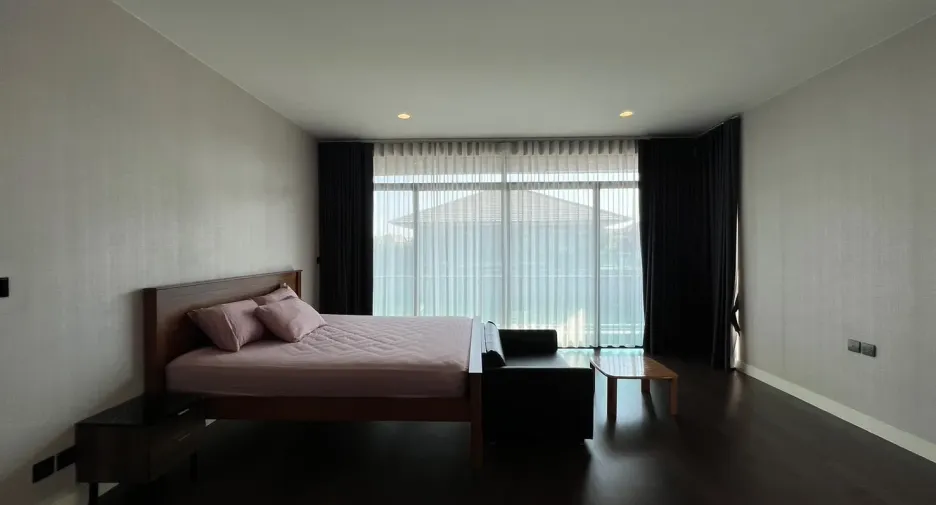 Casa en alquiler y en venta de 5 habitaciones en Bang Kapi, Bangkok