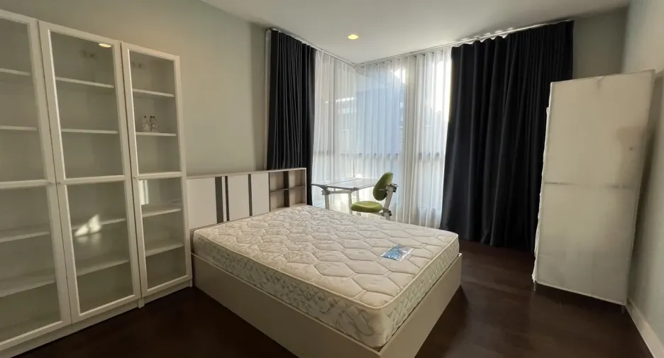 Casa en alquiler y en venta de 5 habitaciones en Bang Kapi, Bangkok